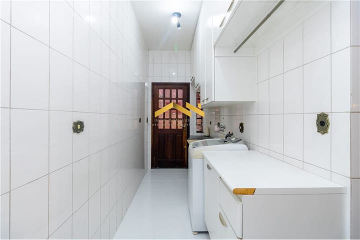 Casa à venda com 3 quartos, 239m² - Foto 9