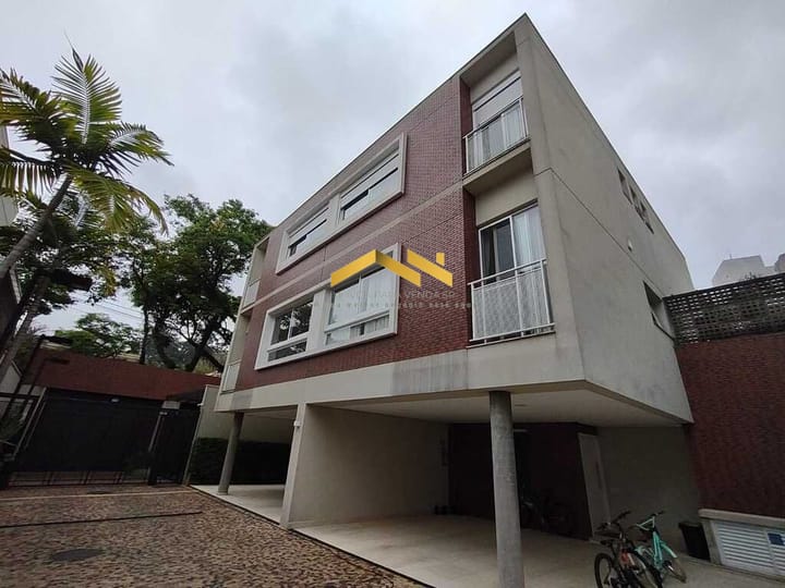 Casa à venda com 4 quartos, 300m² - Foto 1