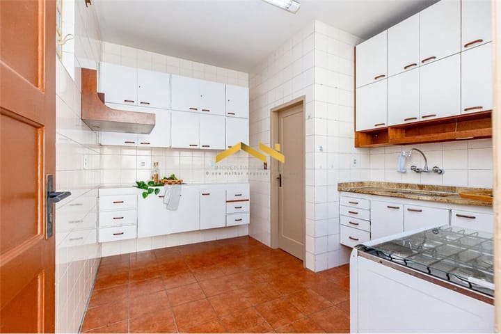 Casa à venda com 4 quartos, 150m² - Foto 13