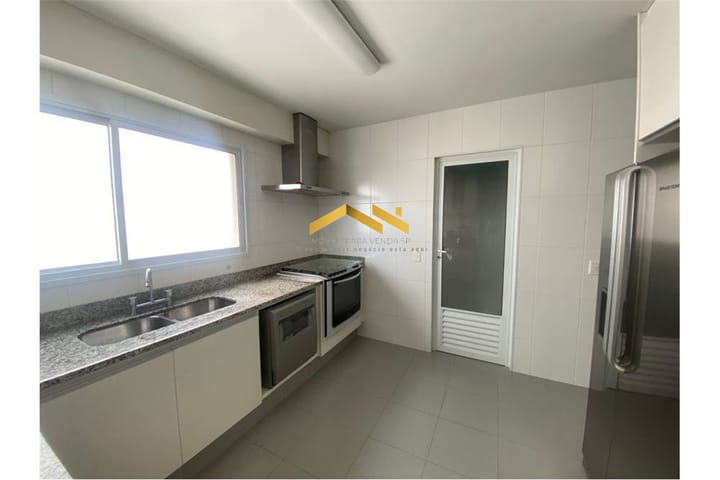 Apartamento à venda com 3 quartos, 200m² - Foto 16