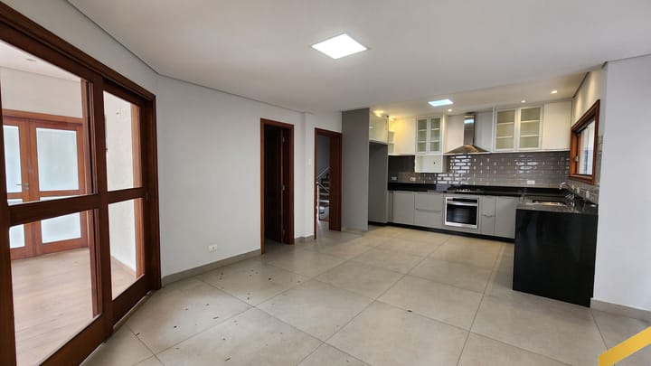 Casa à venda com 4 quartos, 480m² - Foto 11