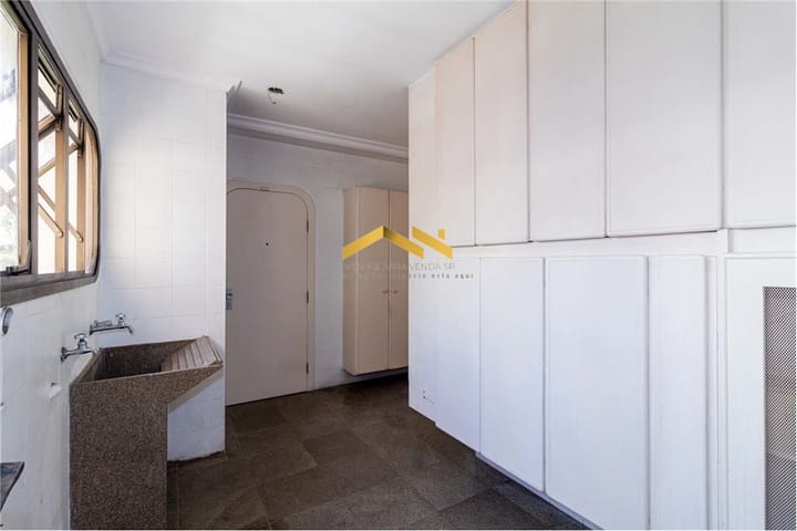 Apartamento à venda com 4 quartos, 231m² - Foto 2