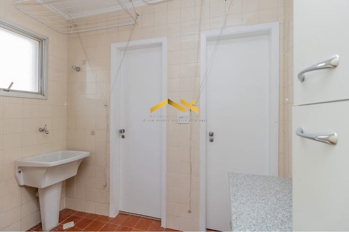 Apartamento à venda com 2 quartos, 70m² - Foto 3