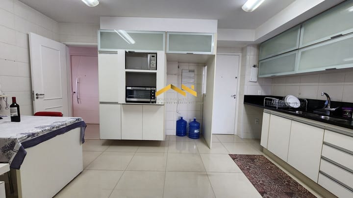 Apartamento à venda com 3 quartos, 172m² - Foto 9