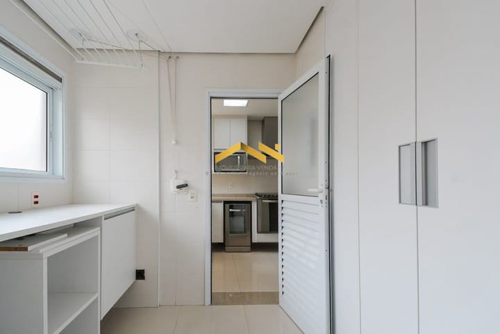 Apartamento à venda com 3 quartos, 157m² - Foto 6