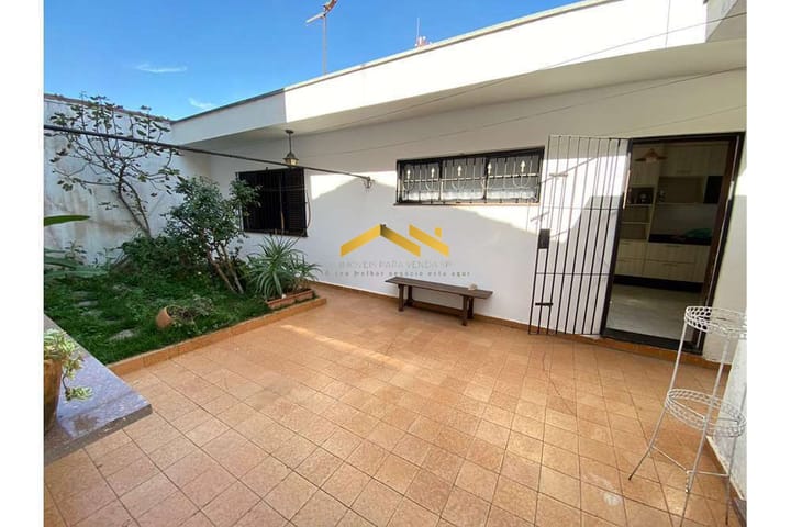 Casa à venda com 3 quartos, 250m² - Foto 10