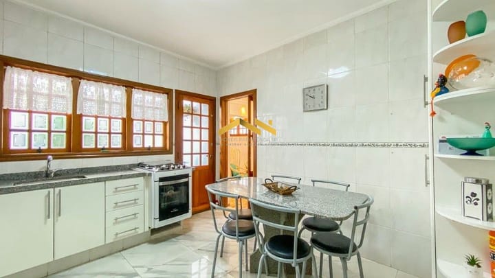 Casa à venda com 5 quartos, 275m² - Foto 30