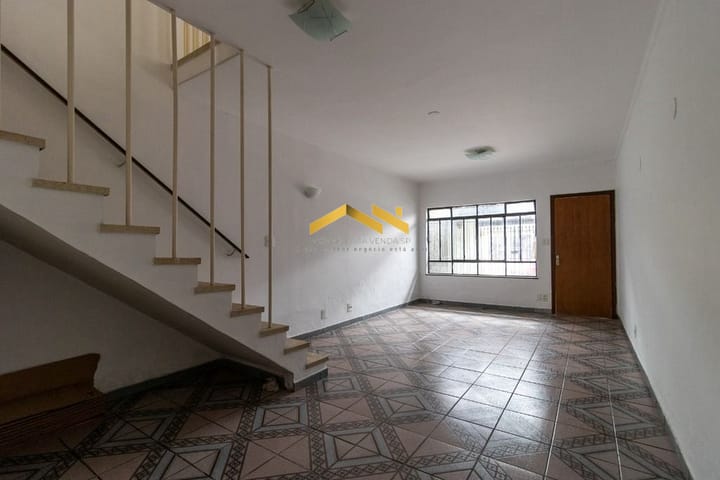 Casa à venda com 3 quartos, 145m² - Foto 1