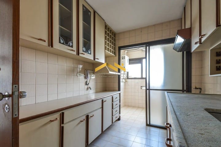 Apartamento à venda com 3 quartos, 105m² - Foto 2