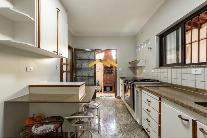 Casa à venda com 3 quartos, 208m² - Foto 17