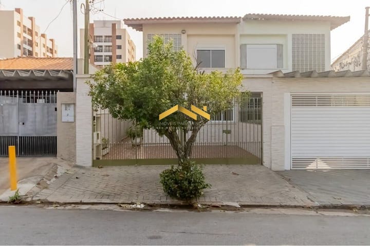 Casa à venda com 3 quartos, 151m² - Foto 2