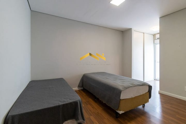 Casa à venda com 3 quartos, 286m² - Foto 4