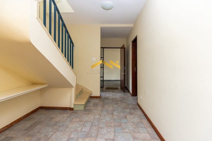 Casa à venda com 3 quartos, 220m² - Foto 5