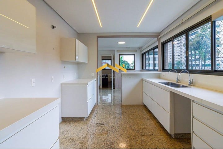 Apartamento à venda com 3 quartos, 287m² - Foto 5