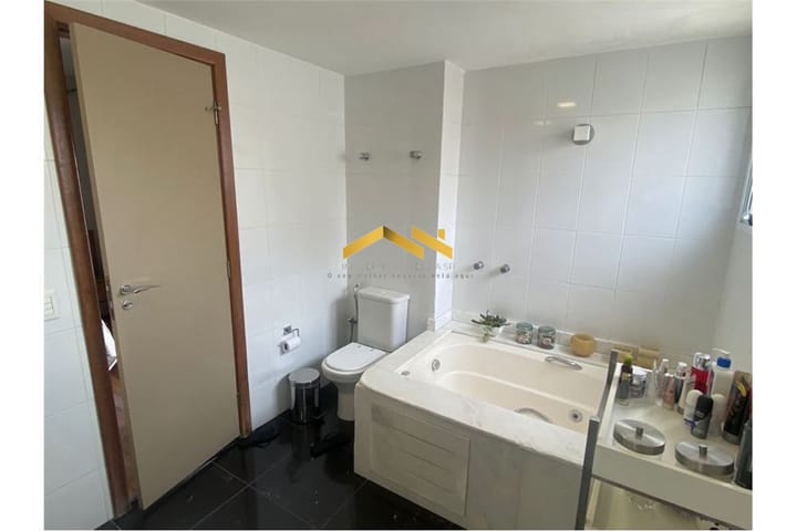 Apartamento à venda com 3 quartos, 200m² - Foto 7