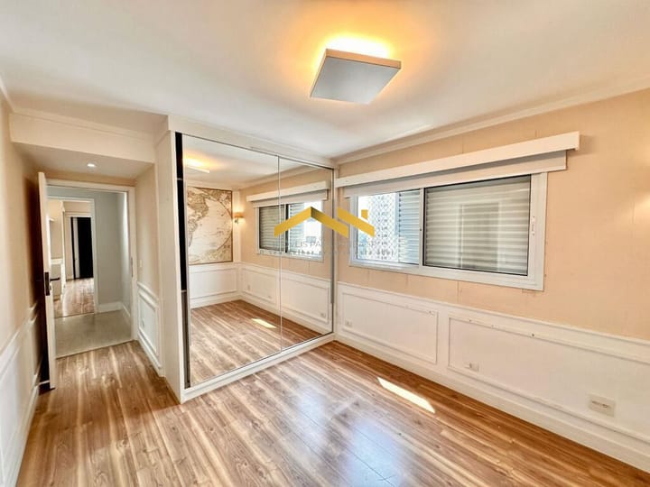 Apartamento à venda com 3 quartos, 150m² - Foto 7