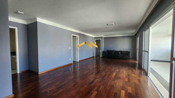 Apartamento à venda com 3 quartos, 175m² - Foto 2