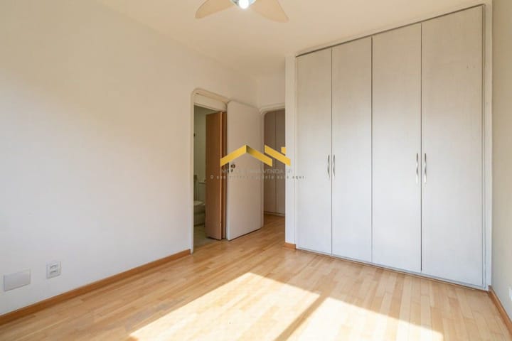 Apartamento à venda com 3 quartos, 209m² - Foto 13