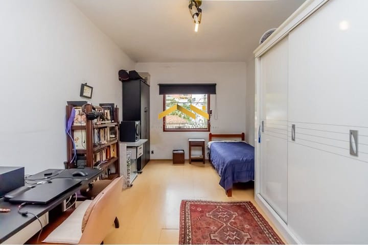 Casa à venda com 6 quartos, 239m² - Foto 11