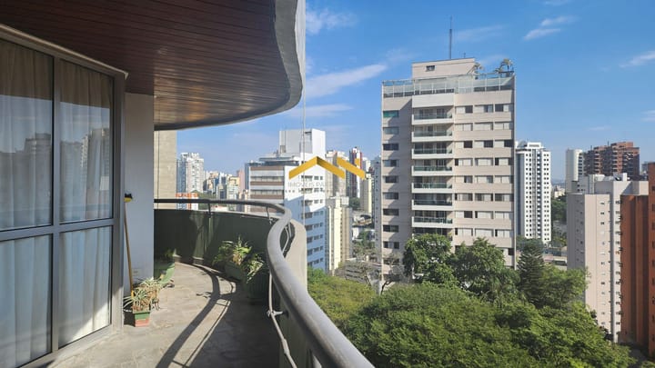 Apartamento à venda com 4 quartos, 220m² - Foto 2