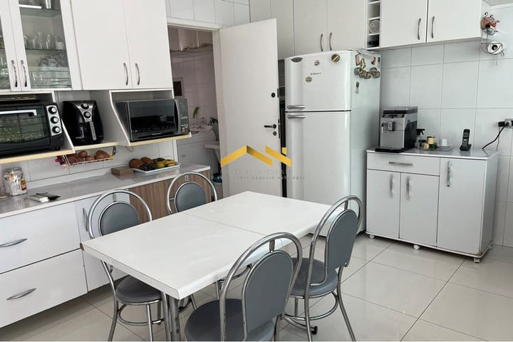 Casa à venda com 3 quartos, 208m² - Foto 12