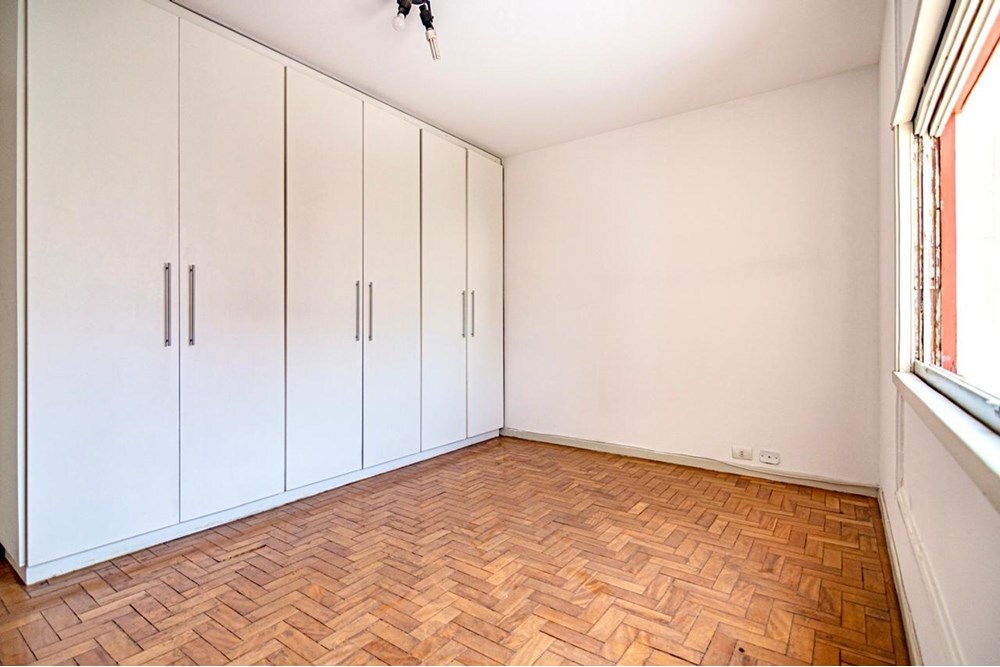 Apartamento à venda com 2 quartos, 64m² - Foto 33