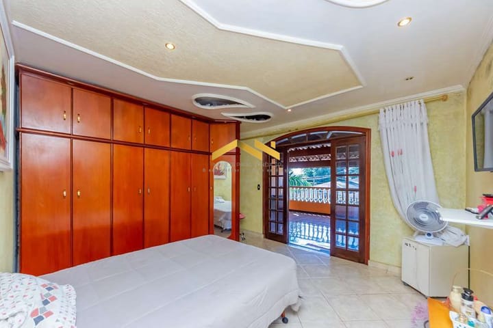 Casa à venda com 3 quartos, 250m² - Foto 17