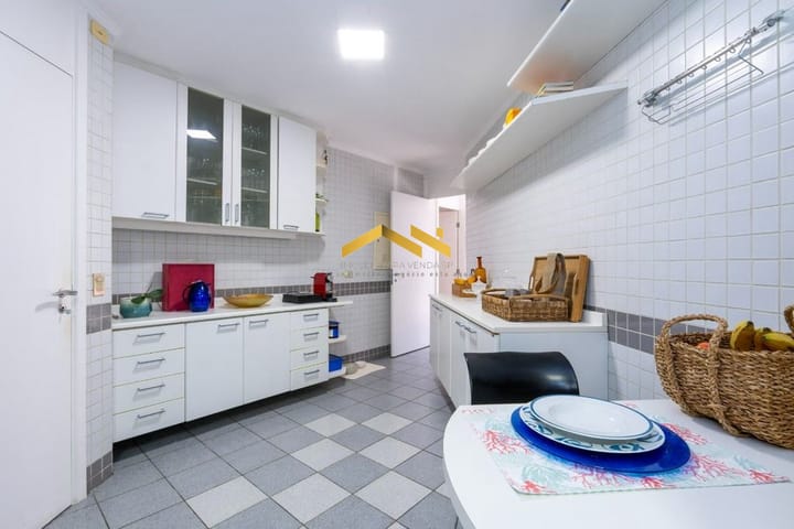 Apartamento à venda com 3 quartos, 180m² - Foto 56