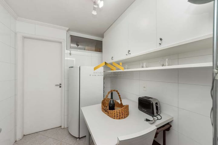 Apartamento à venda com 3 quartos, 210m² - Foto 4