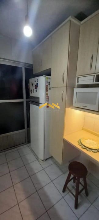 Apartamento à venda com 2 quartos, 65m² - Foto 17