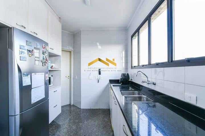 Apartamento à venda com 4 quartos, 200m² - Foto 5