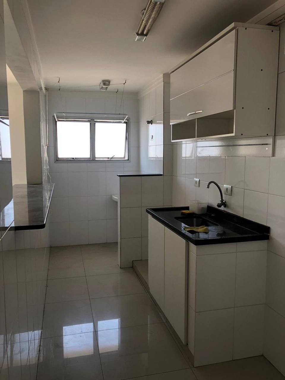 Apartamento à venda com 3 quartos, 50m² - Foto 2