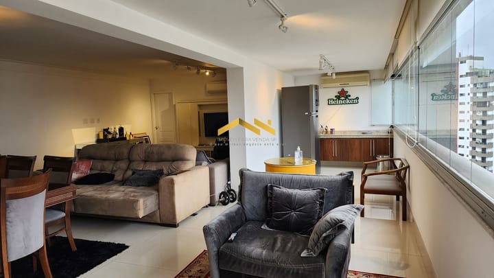 Apartamento à venda com 3 quartos, 172m² - Foto 1