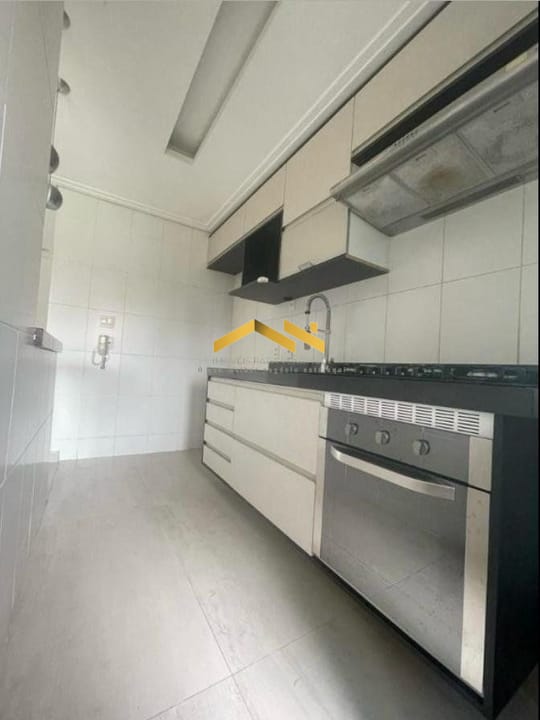 Apartamento à venda com 2 quartos, 70m² - Foto 11