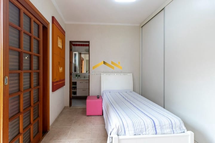 Casa à venda com 3 quartos, 318m² - Foto 12