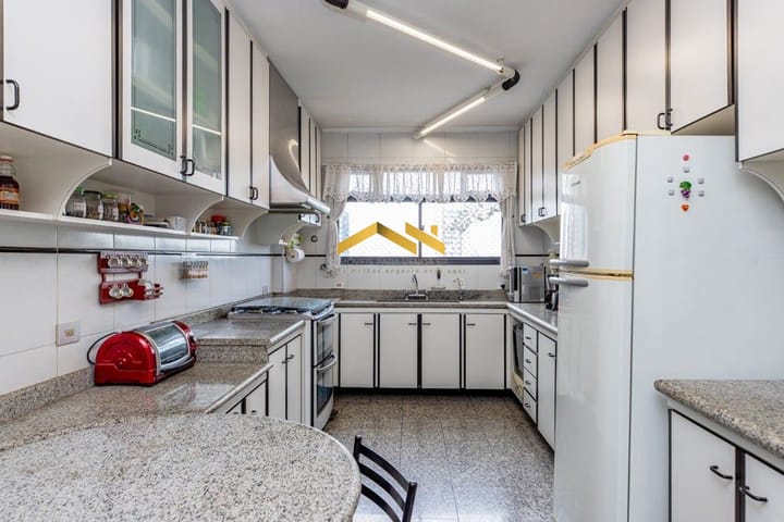 Apartamento à venda com 4 quartos, 200m² - Foto 45