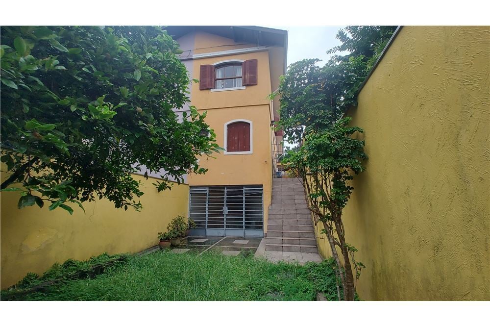 Casa à venda com 3 quartos, 207m² - Foto 2