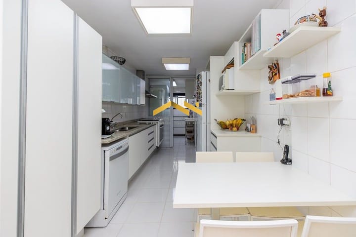 Apartamento à venda com 3 quartos, 161m² - Foto 9