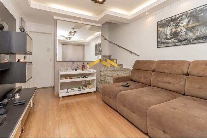 Casa à venda com 2 quartos, 90m² - Foto 1