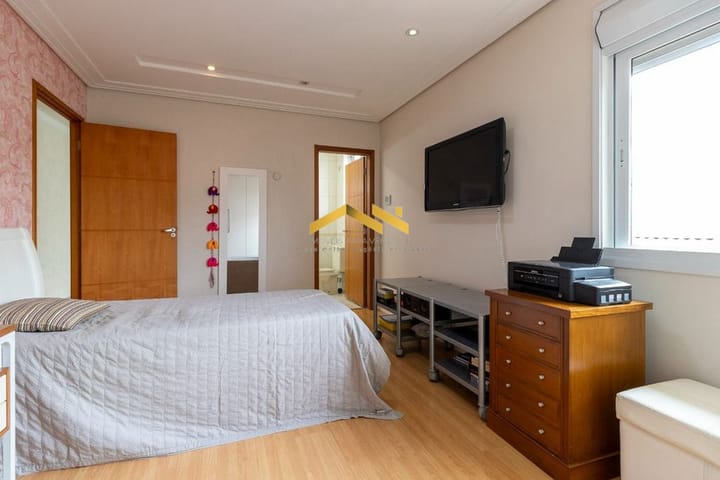 Casa à venda com 3 quartos, 318m² - Foto 2