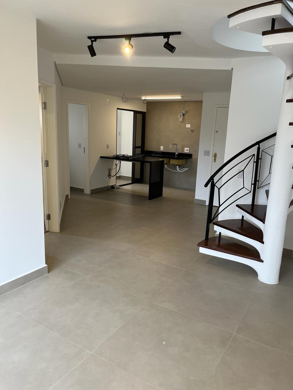 Apartamento à venda com 2 quartos, 130m² - Foto 1