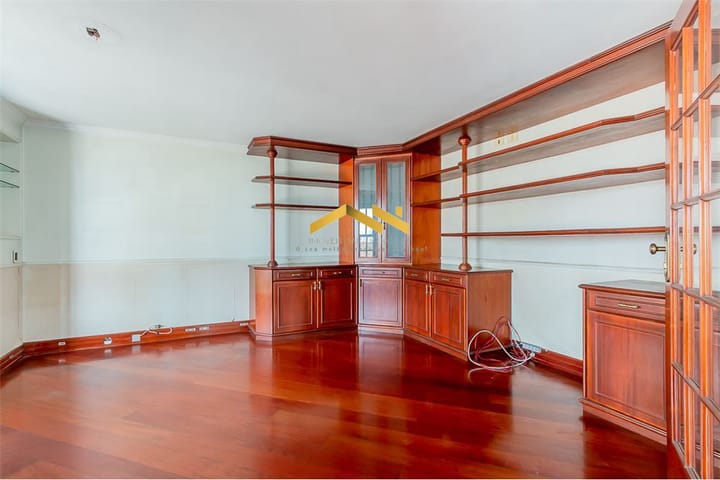 Apartamento à venda com 3 quartos, 160m² - Foto 4