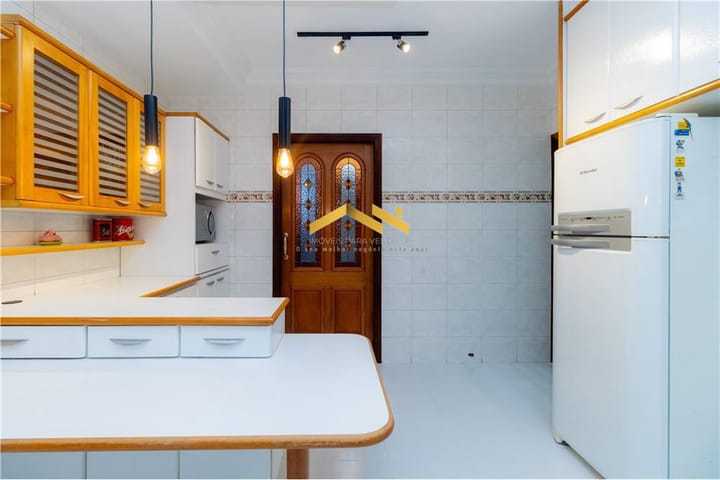 Casa à venda com 3 quartos, 239m² - Foto 11