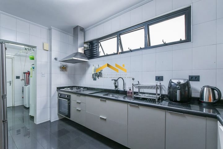 Apartamento à venda com 3 quartos, 178m² - Foto 9