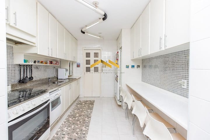 Apartamento à venda com 3 quartos, 151m² - Foto 3