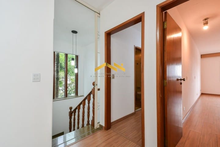 Casa à venda com 4 quartos, 331m² - Foto 17