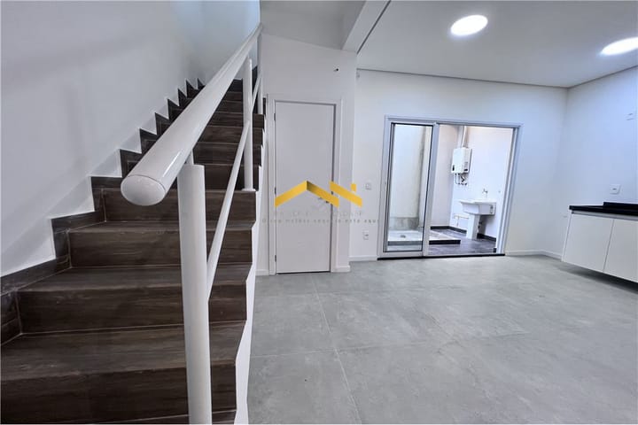 Casa à venda com 2 quartos, 103m² - Foto 1