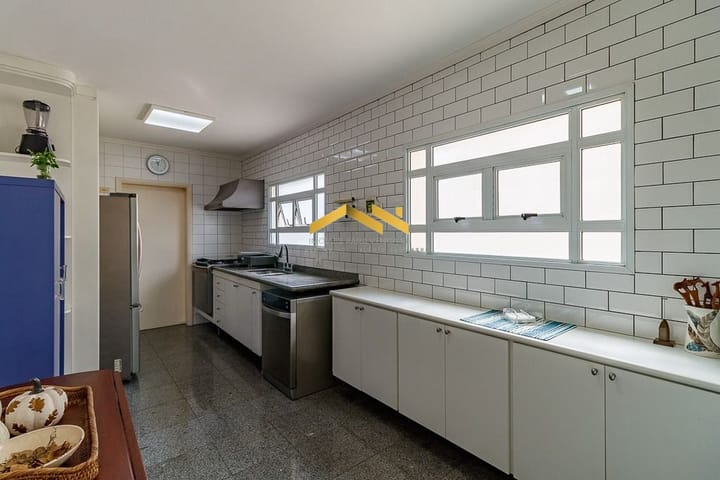 Apartamento à venda com 4 quartos, 223m² - Foto 28