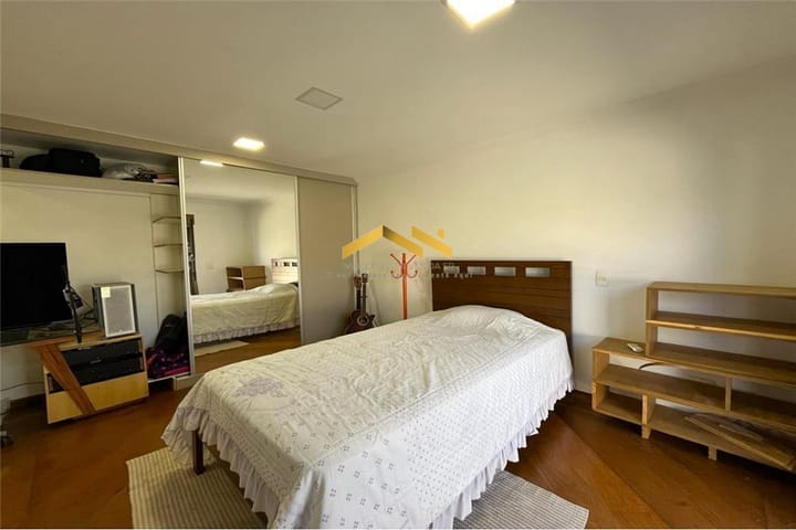 Apartamento à venda com 3 quartos, 246m² - Foto 4