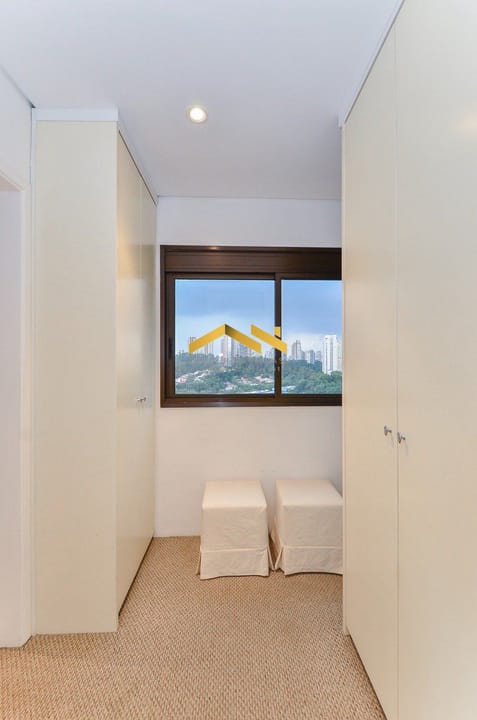 Apartamento à venda com 3 quartos, 189m² - Foto 8